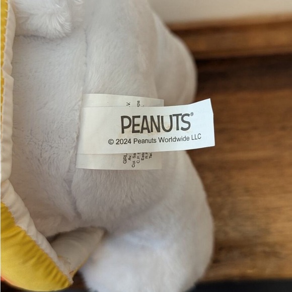 Ruz Peanuts Candy Corn Snoopy Puffer Vest Hat Fall Halloween Plushed Stuff Toy - Picture 5 of 9